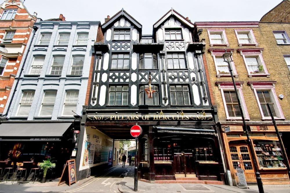 F3 Greek Street By Living Londra