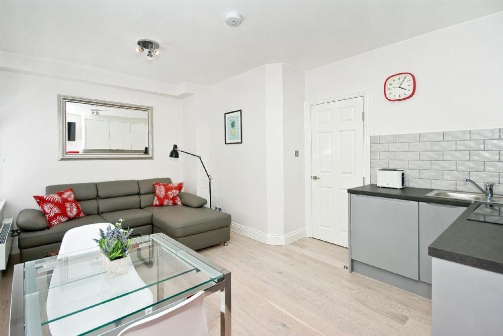 F3 Greek Street By Living Londra